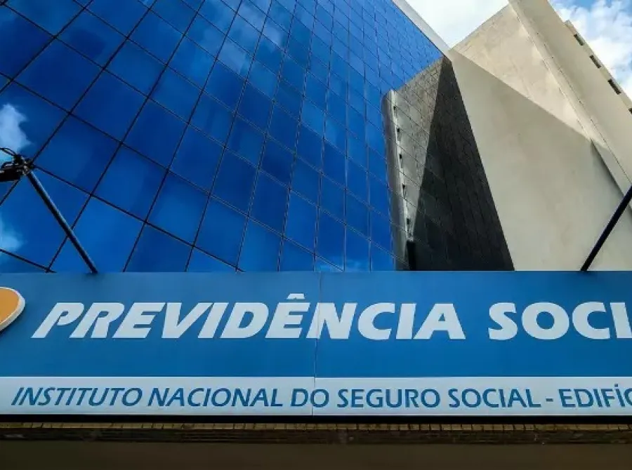 Oposição critica base de Lula por blindar Lulinha após revelação envolvendo Careca do INSS