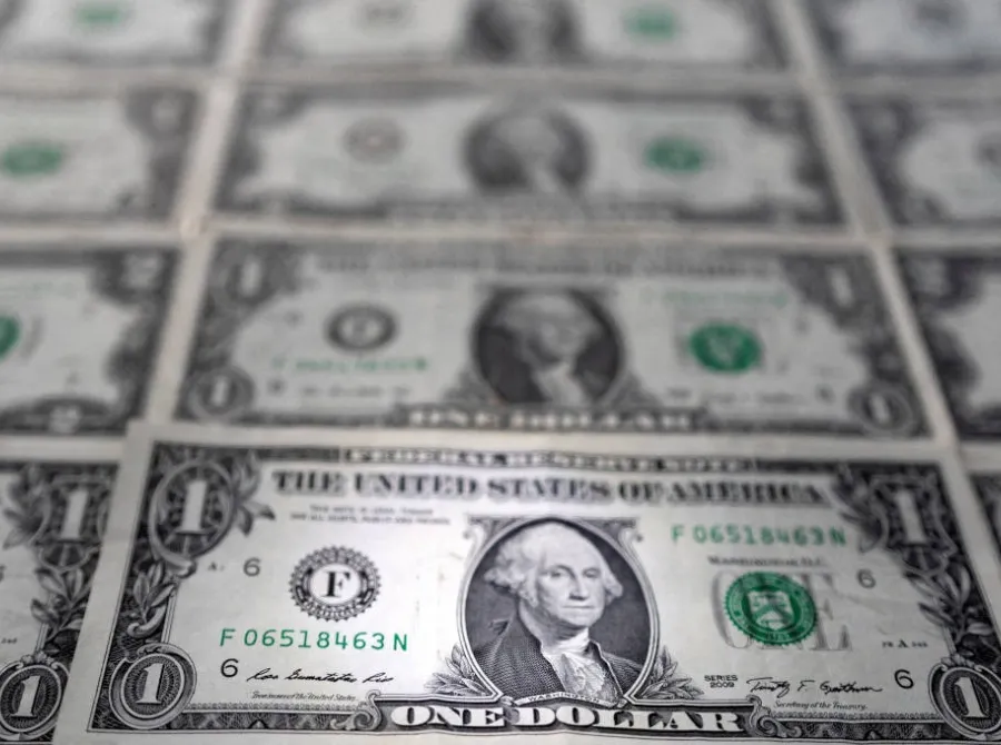 Dólar no fim de 2026 passa de R$ 5,42 para R$ 5,41, projeta Focus