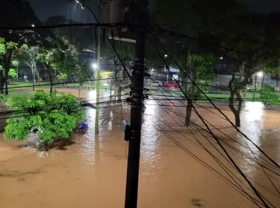 Chuva intensa volta a atingir Juiz de Fora e provoca novos desabamentos