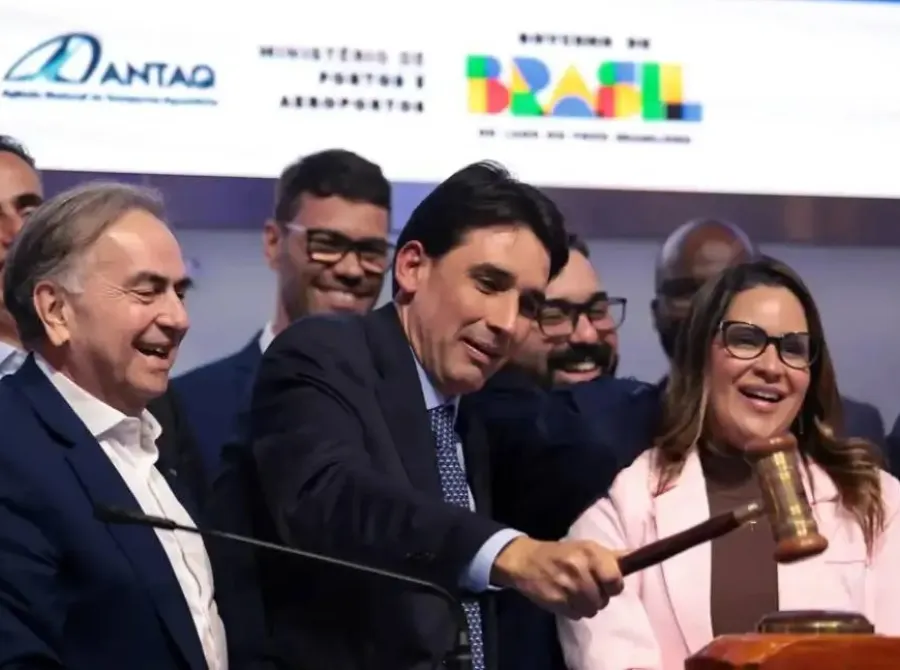 Leilão de três terminais portuários garante aportes de R$ 226 milhões