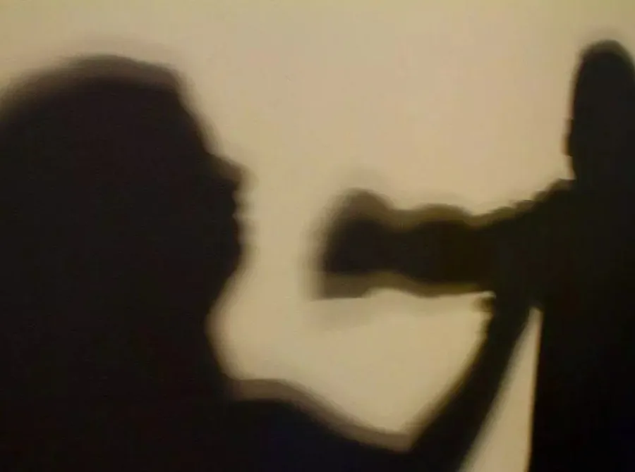 Justiça trava bolada trabalhista de R$ 600 mil de agressor para garantir indenização à ex