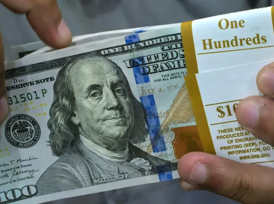 Dólar no fim de 2026 segue em R$ 5,40, projeta Focus