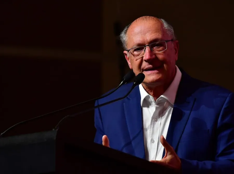 Alckmin sanciona guarda compartilhada de animais de estimação após separação de casais