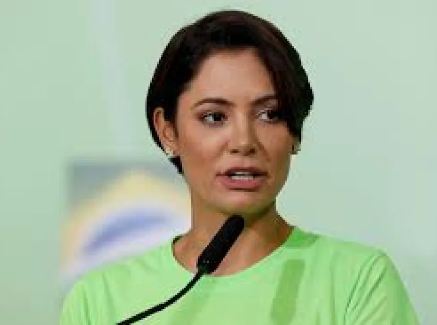 Michelle diz que vida de Bolsonaro está nas mãos da PGR