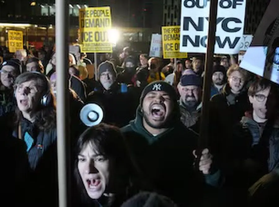Estados Unidos têm protestos após mulher ser morta por agente de imigração em Minnesota