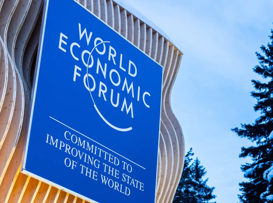 Fórum Econômico Mundial: Cooperação global mostra resiliência diante de incertezas globais
