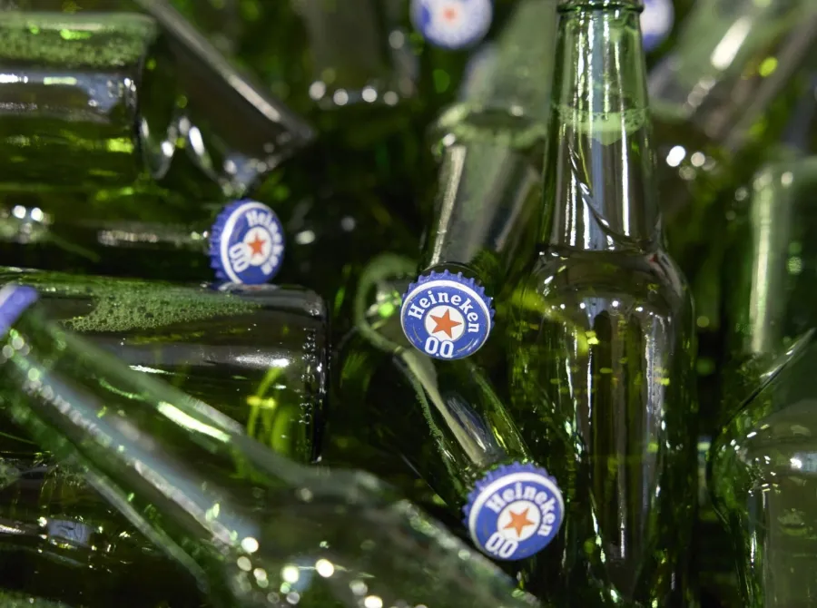 Heineken anuncia saída de CEO Dolf van den Brink em maio de 2026