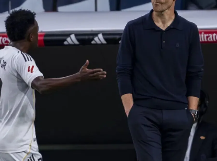 Vinicius Júnior é ausência em mensagem de despedida para Xabi Alonso no Real Madrid