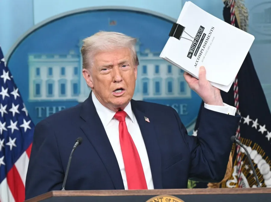 Trump chama Powell de 'idiota' e renova escalada de pressão contra Fed por cortes de juros