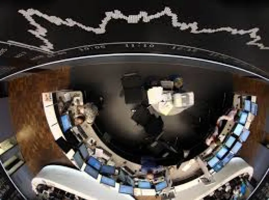 Bolsas europeias ensaiam alta e Londres segue travada por ações de commodities