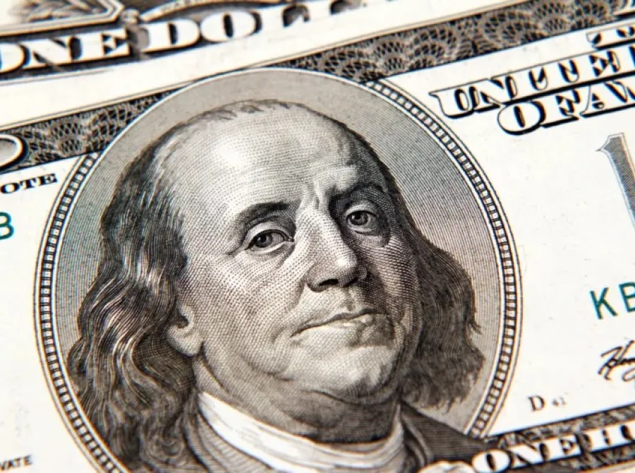 Dólar sobe em dia de Ptax e cautela externa