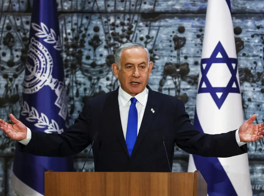 Israel lança nova ofensiva contra o Irã, que ameaça cortar energia de bases americanas