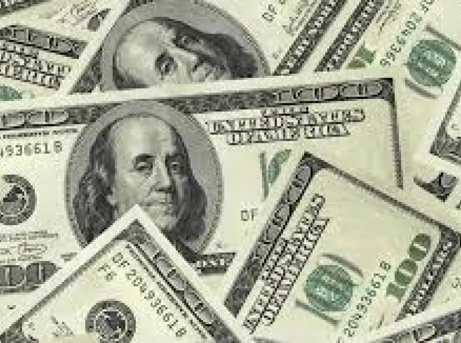 Taxas de juros recuam na esteira do dólar e com baixa liquidez