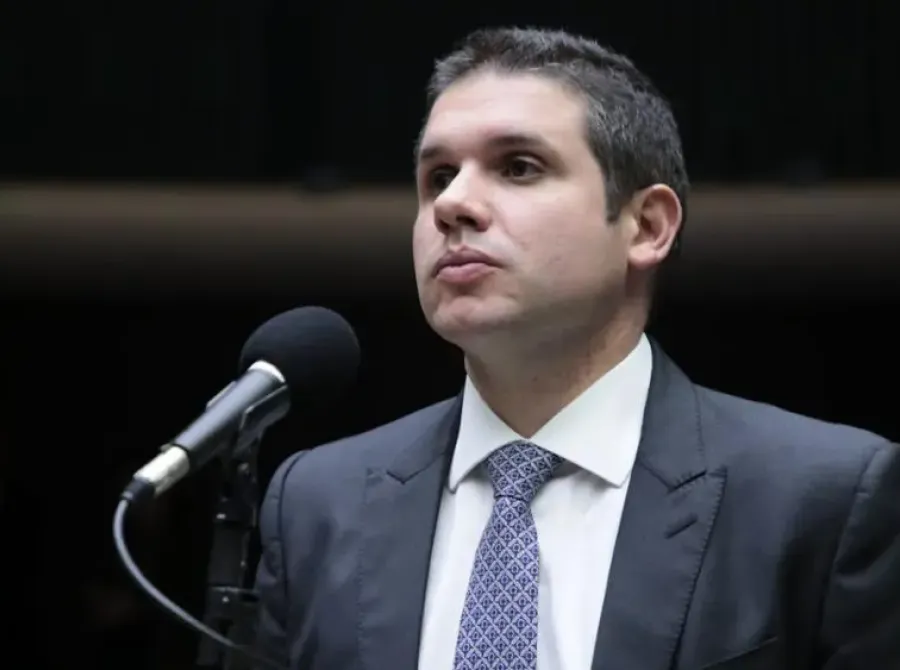 Em Lisboa, Hugo Motta reafirma que Câmara deve votar regulamentação da IA em junho
