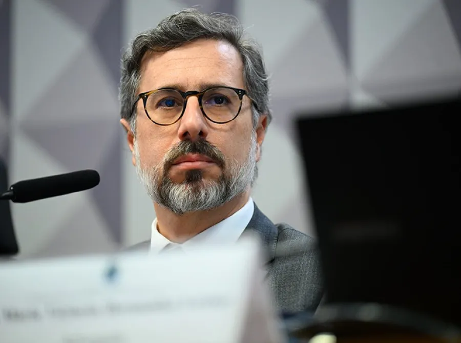 Rigor cobrado do Brasil parece não ser o mesmo para empresas dos EUA, diz ministro da CGU