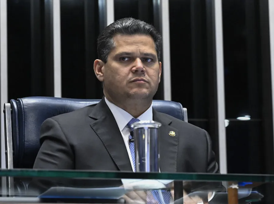 Proposta de delação de Vorcaro tem acusação de propina de US$ 30 mi a Alcolumbre, diz revista