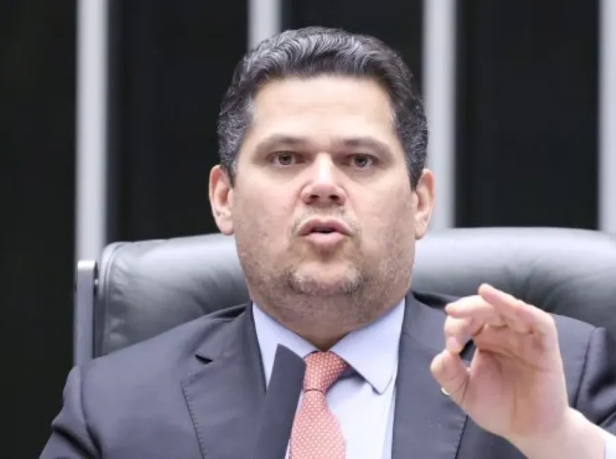 Alcolumbre não está fazendo 'pautas-bomba'; recebeu pressão por dívidas rurais, diz Durigan