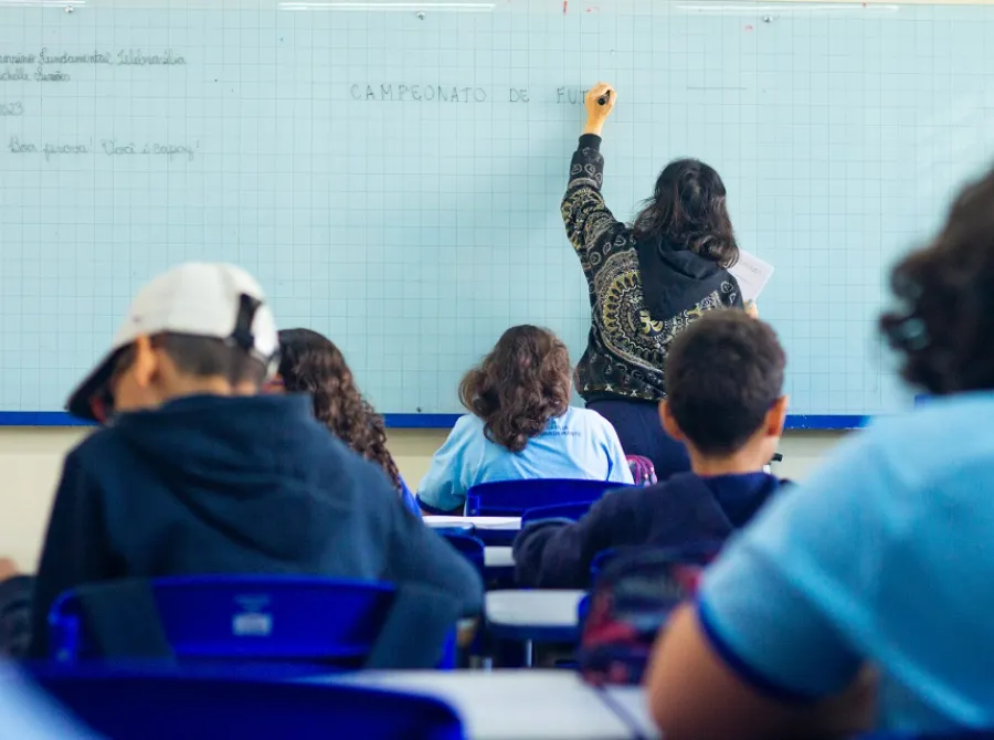 Lula sanciona piso salarial de R$ 5.130,63 para educação básica