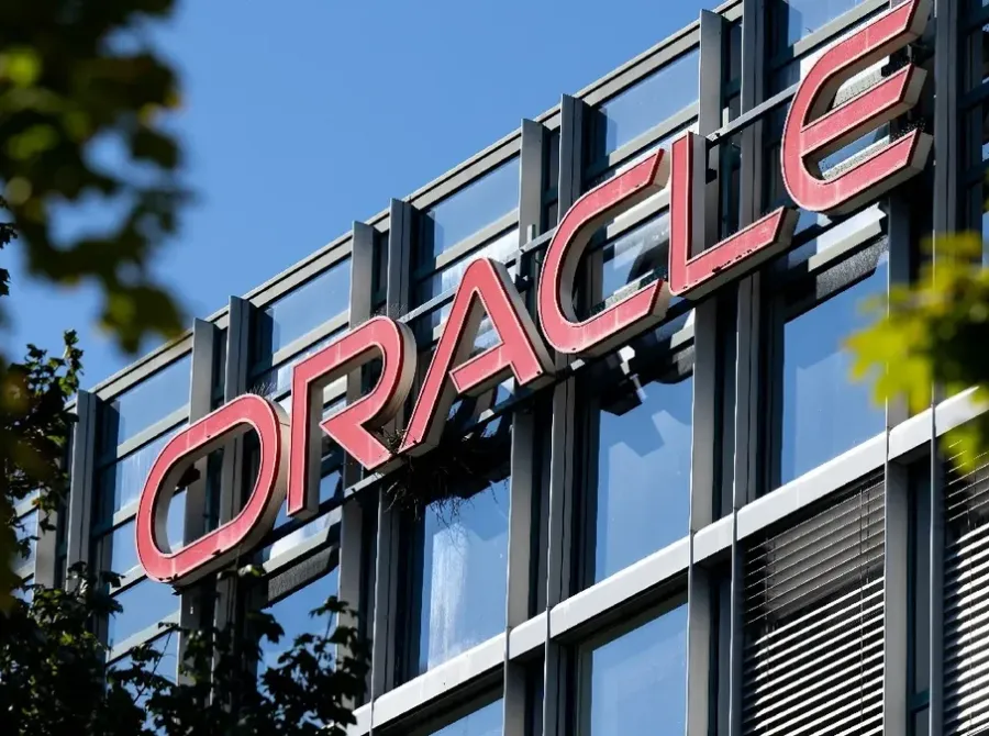 Oracle corta 21 mil empregos e intensifica aposta em IA