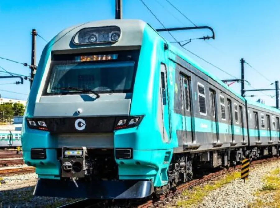Falha de energia afeta circulação dos trens da Linha 9-Esmeralda em São Paulo