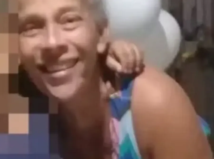 Bebê de 1 ano é encontrada mamando no peito da mãe após mulher ser assassinada em Minas Gerais