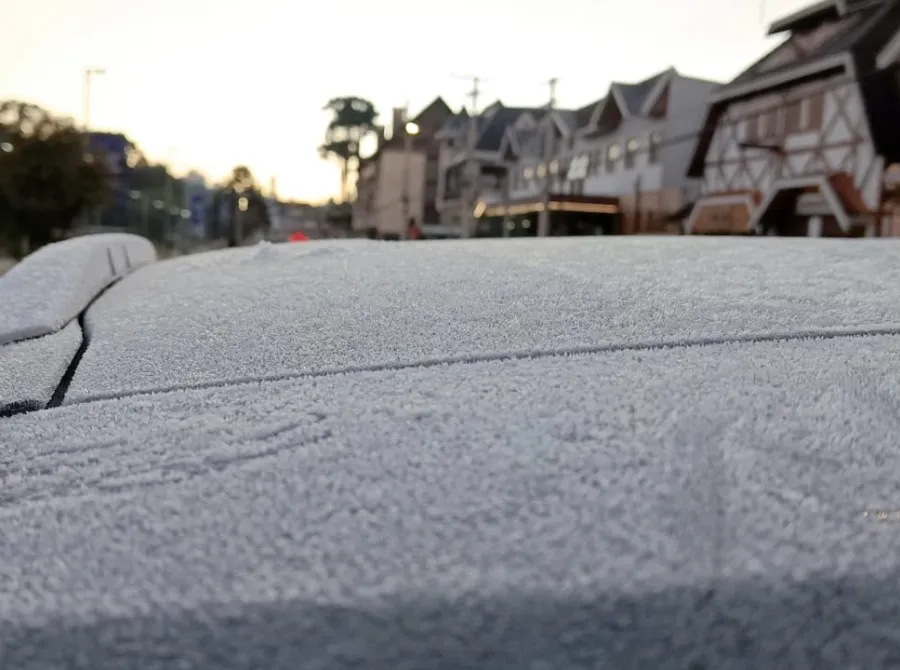 Com geada, Campos do Jordão bate novo recorde de frio em 2026