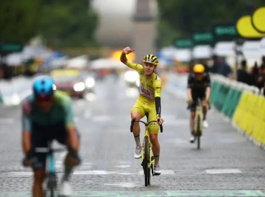 Tadej Pogačar conquista o Tour de France e reforça legado entre os maiores da história