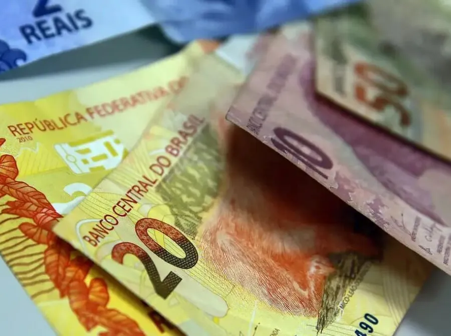 Juros maiores ajudariam a conter atividade econômica e reduzir inflação, diz dirigente do Fed