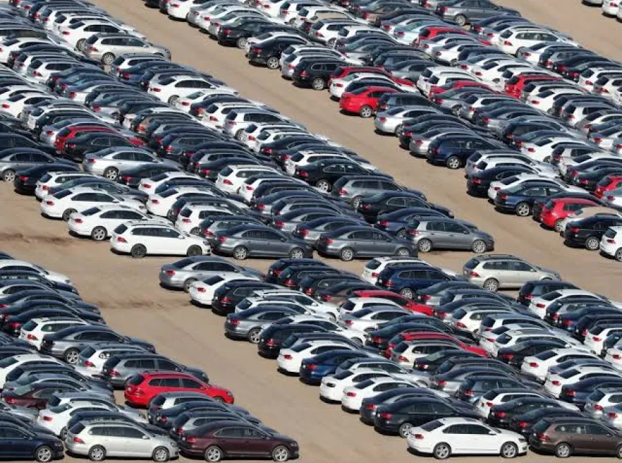 Vendas de carros novos avançam no 1º semestre e surpreendem mercado apesar dos juros elevados