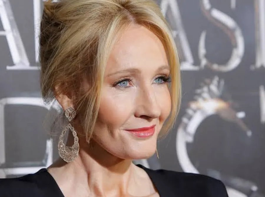 J.K. Rowling e Harry Potter celebram aniversário no mesmo dia e marcam gerações de leitores