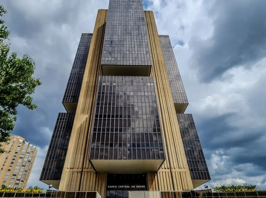 Copom começa reunião com expectativa de corte da Selic
