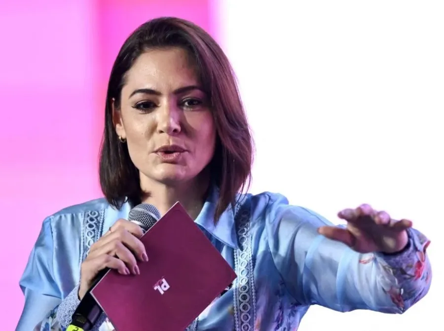 Michelle Bolsonaro é internada em Brasília com enxaqueca