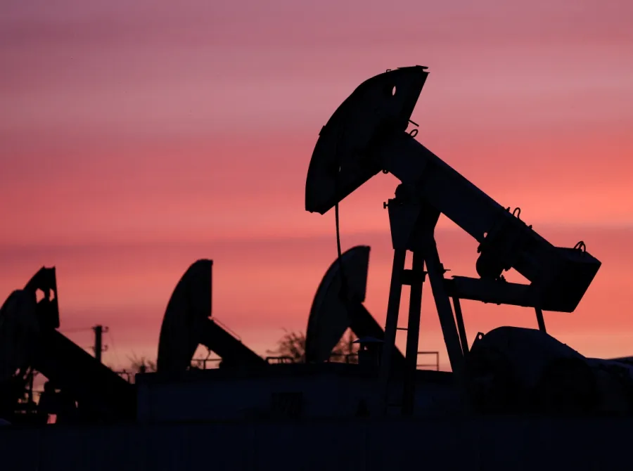 Petróleo supera US$ 102 com temor de falta de combustíveis