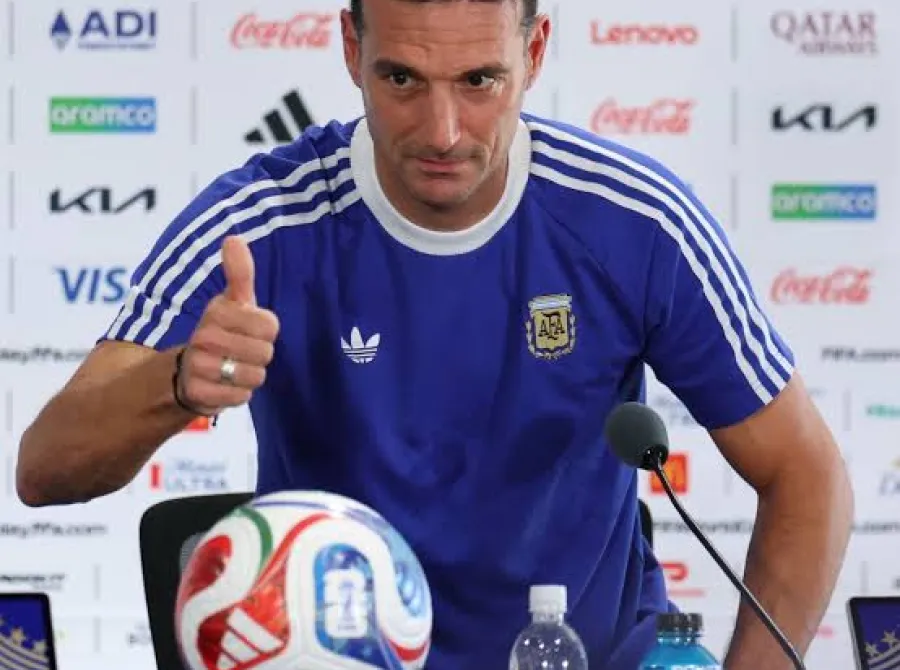 Scaloni sinaliza renovação com a Argentina e projeta seleção sem Messi