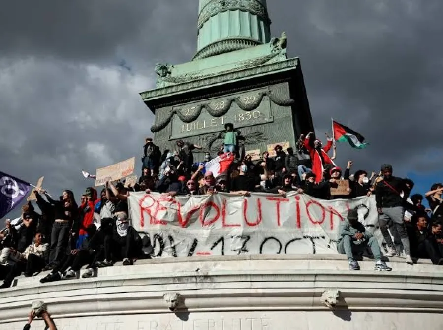Jovens protestam na Bastilha e convocam novo ato após falta de acordo com governo francês