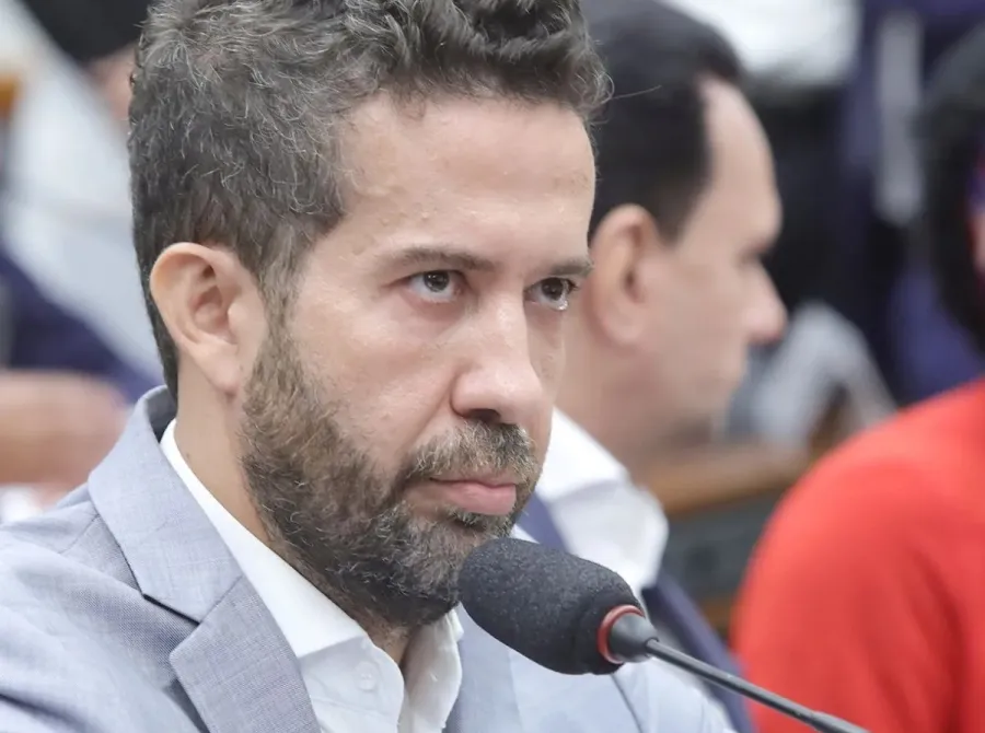 Janones diz que respeitará decisões judiciais sobre 'Exército do Lula', após Kassio tirar do ar