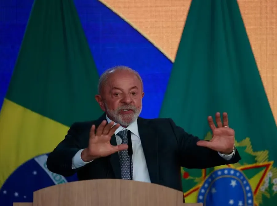 Lula promete transporte público gratuito aos fins de semana