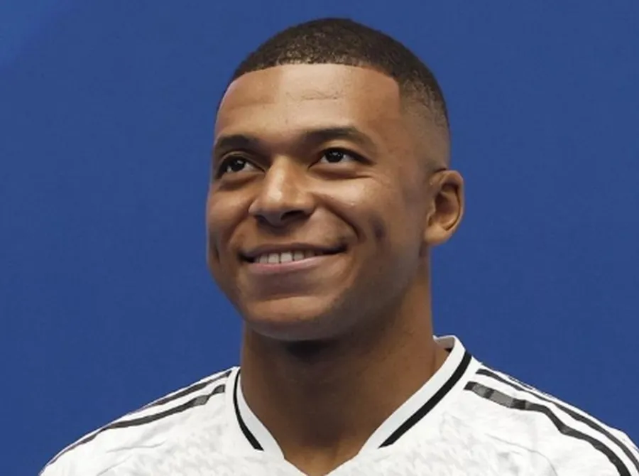 Mbappé se desculpa com povo chinês após desrespeito a Mao Tsé-tung: 'Comentário imprudente'